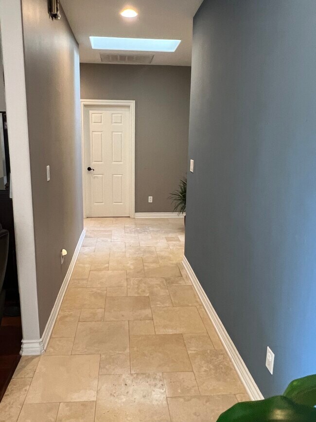 Building Photo - 6947 Jellico Ave