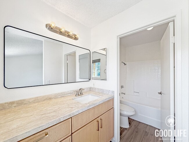 Building Photo - Stylish 4B/2.5BA Home in Moreno Valley with Attached Garage and Upgraded Interiors