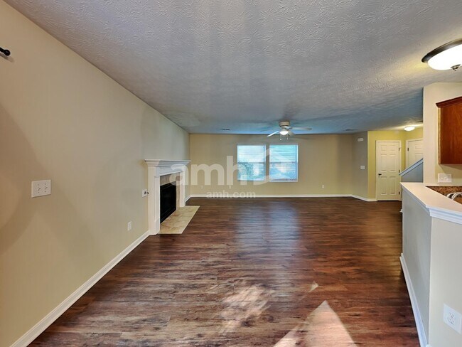 Building Photo - 355 Hennepin Dr