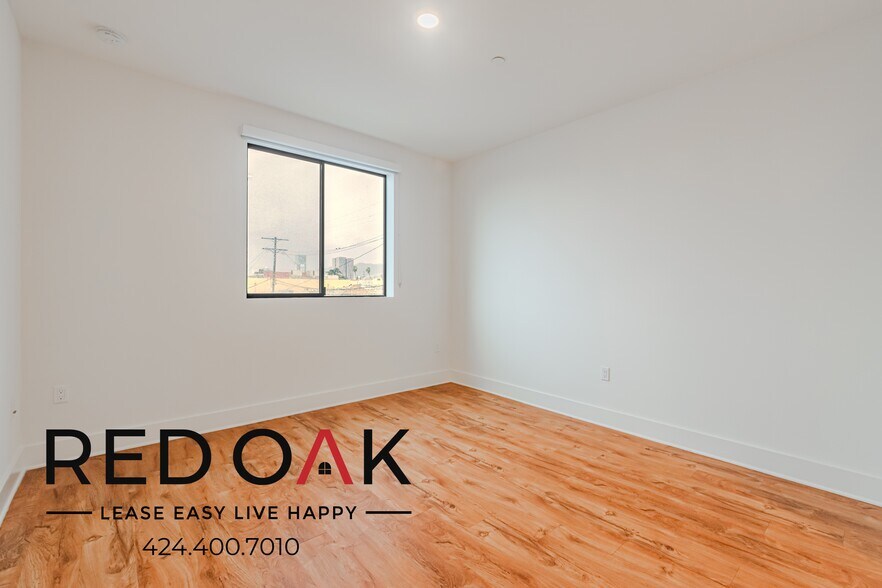 Building Photo - 5727 La Mirada Ave