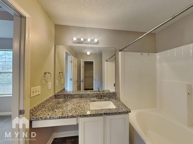 Building Photo - 2395 Raven Cir