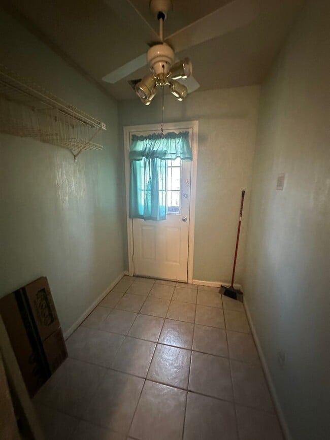 Building Photo - 743 Leicester Dr