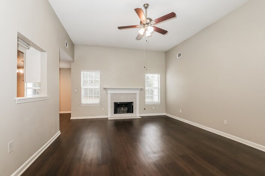 Building Photo - 172 Regency Park Dr