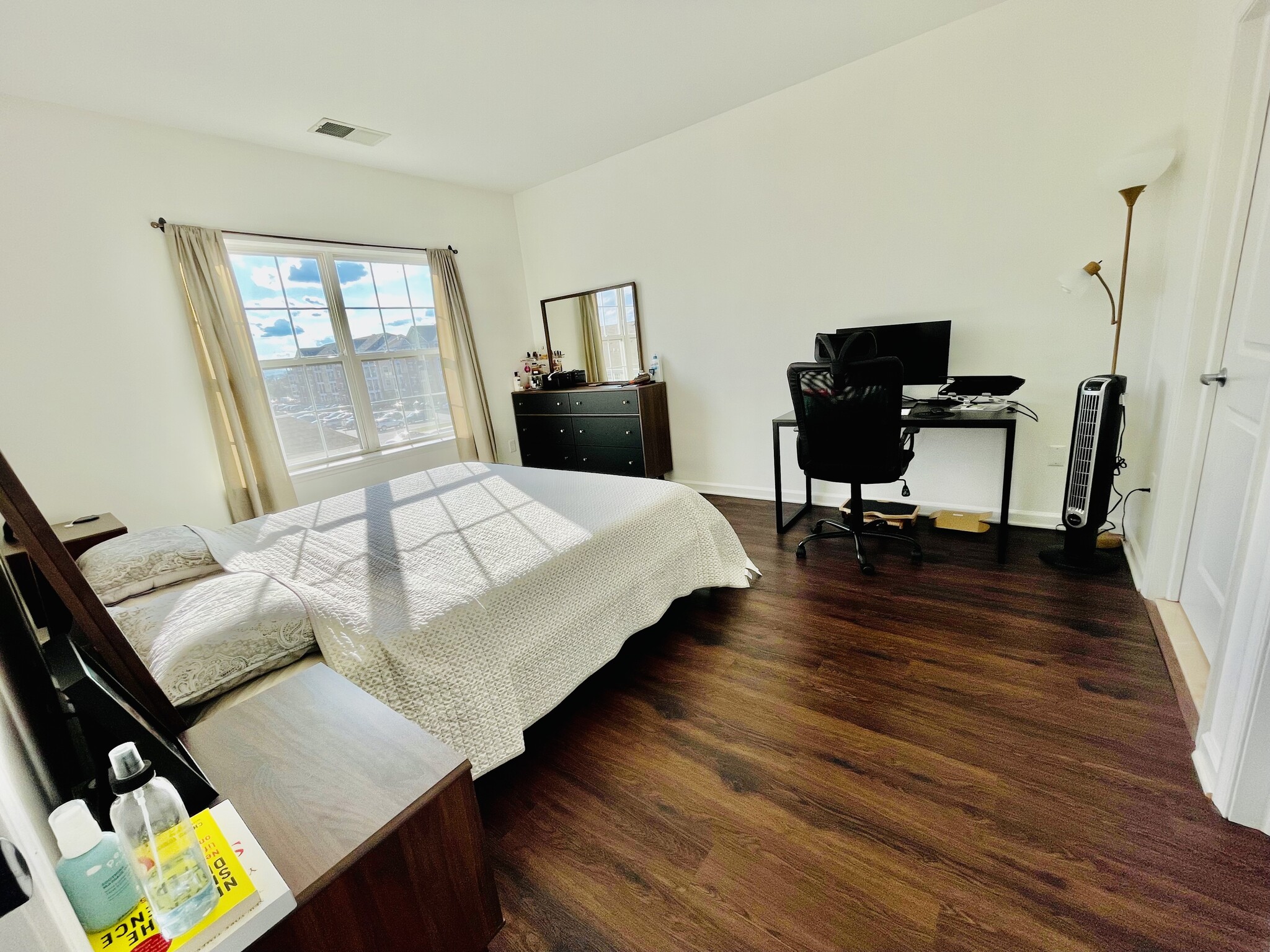 Master bedroom - 531 E Celebration Way