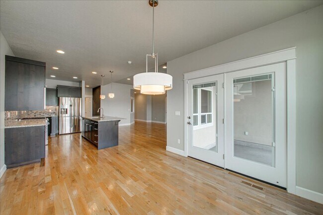 Building Photo - Beautiful Home in Desired Hazelwood Subdiv...