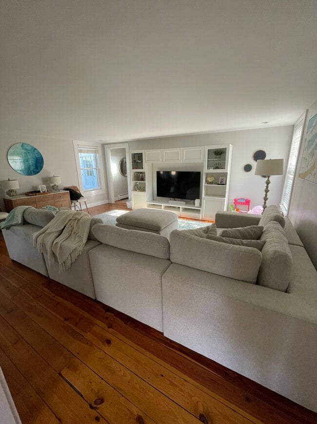 Building Photo - 46 Crescent Ave