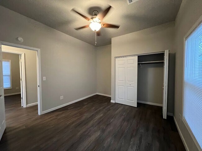 Building Photo - Stunning 4-Bedroom Renovated Home in Sapulpa