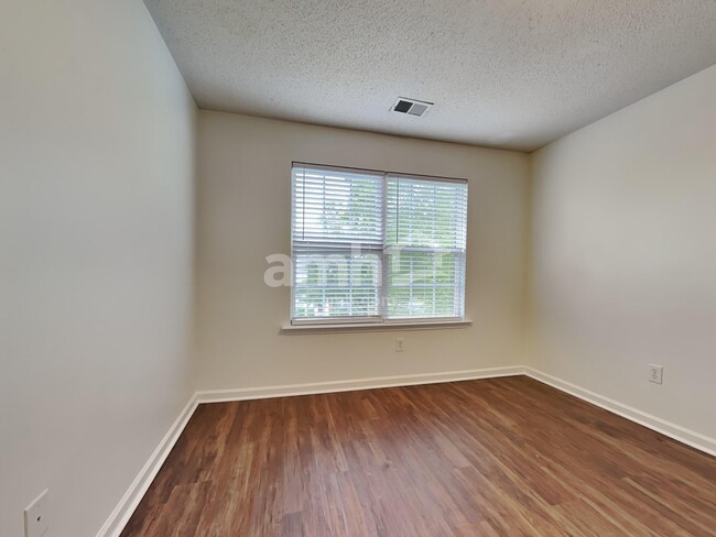Building Photo - 101 Birkhall Cir