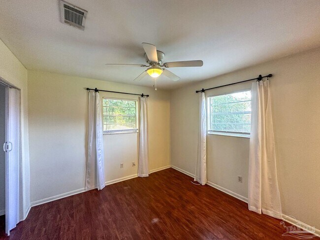 Building Photo - 279 Airport Blvd