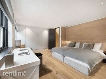 Building Photo - 900 Adams Crossing