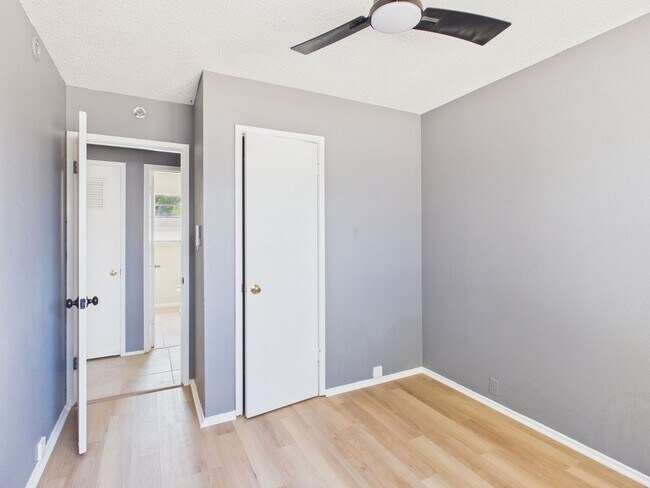 Building Photo - 3810 Mesa Verde Dr