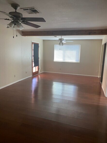 Building Photo - 15641 N 63rd Way