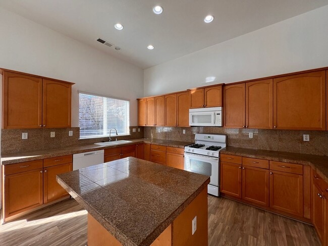 Building Photo - 4 bedroom Fernley Home.