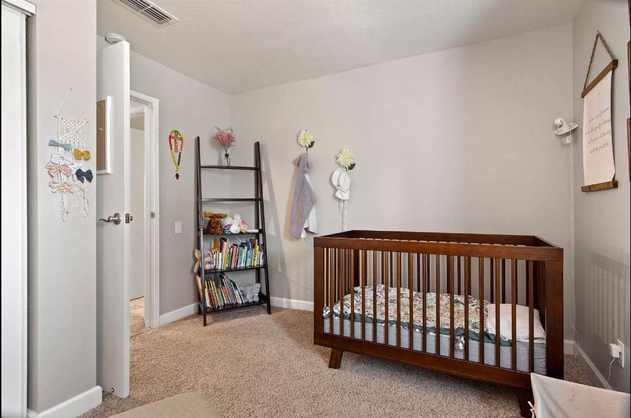 Building Photo - 35 Patricia Way