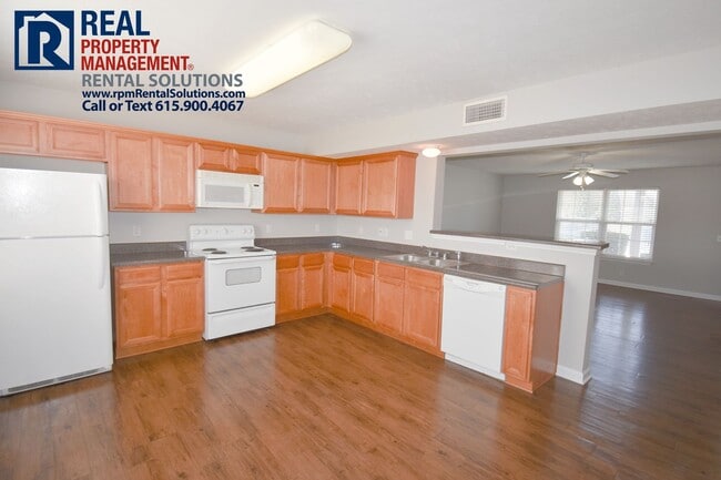 Building Photo - Adorable 2BR/2.5BA townhome in Murfreesboro, close to I-24!