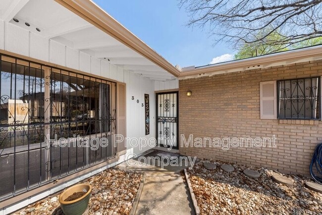 Building Photo - 303 Marquis Ln