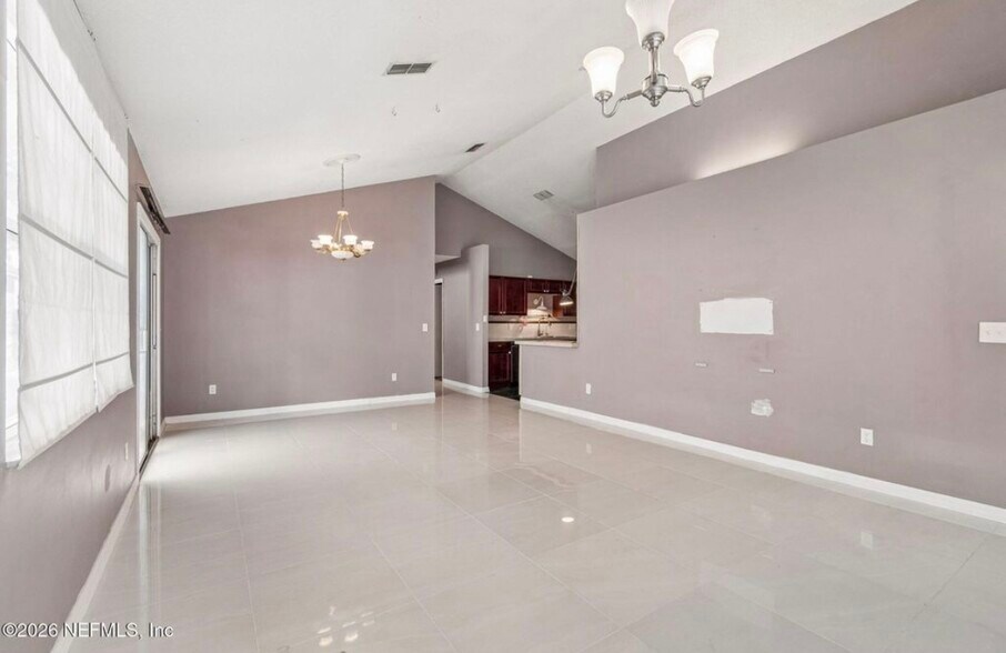Building Photo - 5065 Knightsbridge Cir N