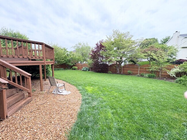 Building Photo - Stunning 5-Bedroom Home in Eagle Crest subdivision