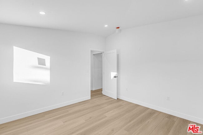 Building Photo - 5413 Troost Ave