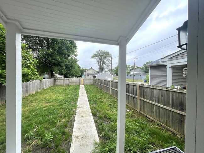 Building Photo - 85 Reeb Ave