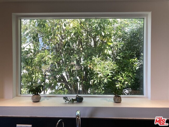 Building Photo - 2035 Park Dr