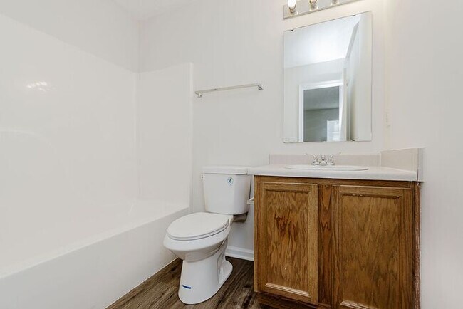 Building Photo - Perfect Family Home