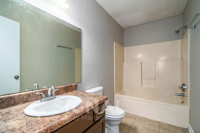 Building Photo - 1267 Magnolia Pl