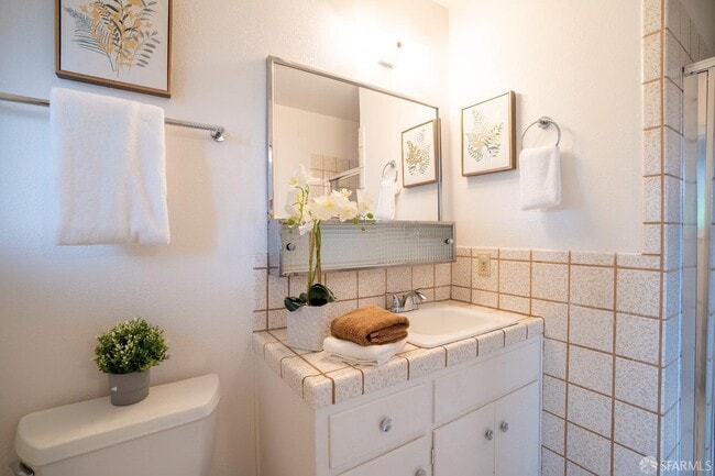 Building Photo - 4301 Hillview Dr