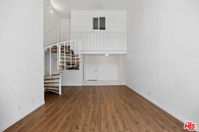 Building Photo - 1440 Veteran Ave