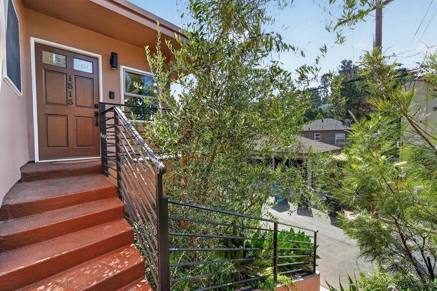 Building Photo - 1515 Rendall Pl