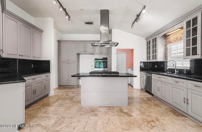 Building Photo - 2471 Coachman Lakes Dr