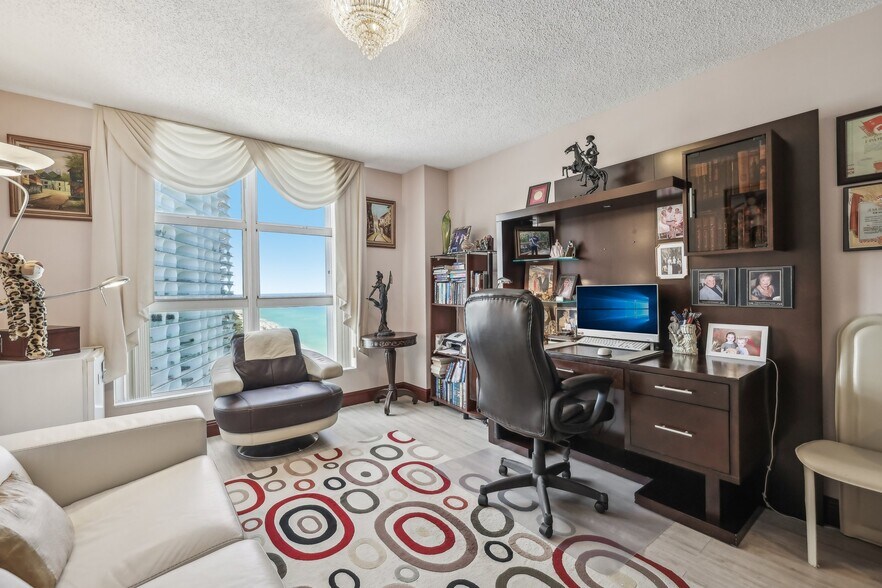 Building Photo - 16711 Collins Ave