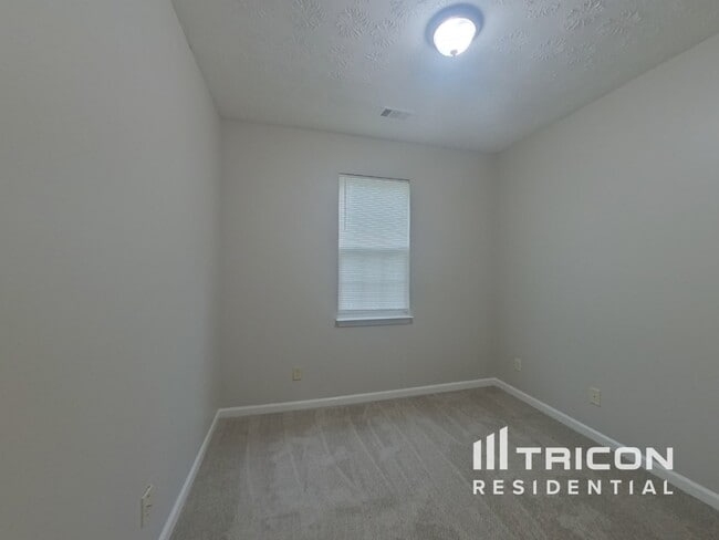 Building Photo - 2224 Boone Ct