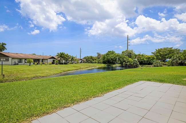 Building Photo - 5241 Breadfruit Cir