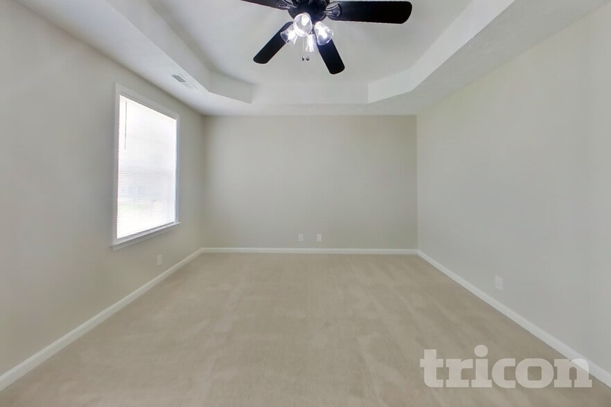 Building Photo - 1256 Lasalle Dr