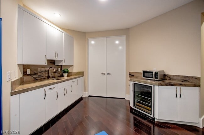 Building Photo - 69 Hawk Ridge Dr