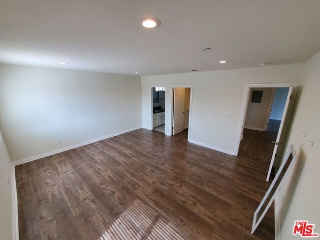 Building Photo - 2227 Hauser Blvd