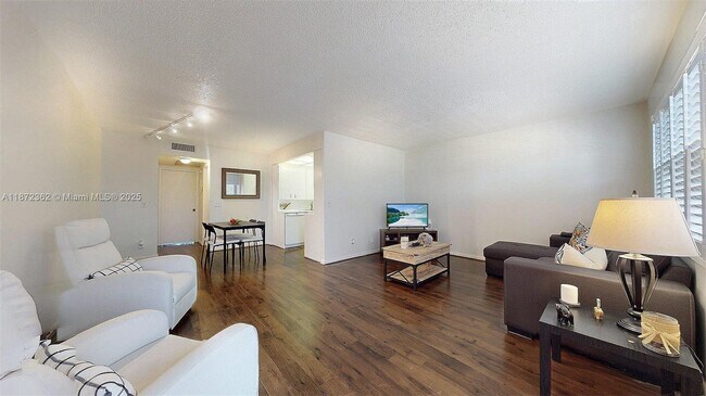 Building Photo - 4047 Rexford A