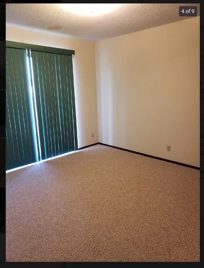 Building Photo - 1301 Springfield Dr