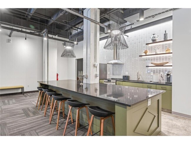 Building Photo - 404 N Washington Ave