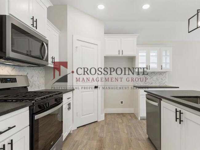 Building Photo - Beautiful and Spacious 3-Bedroom, 2-Bath Rental Home with Modern Finishes