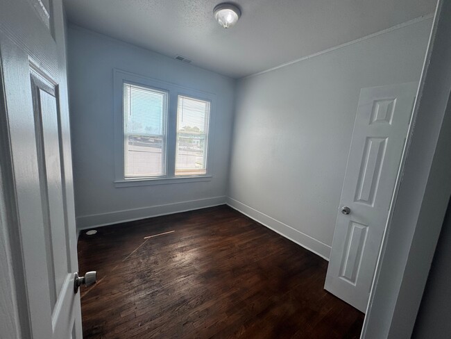 Building Photo - 3724 Wager Ave