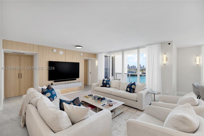 Building Photo - 1800 Sunset Harbour Dr