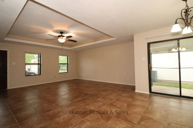 Building Photo - 2008 Continental Dr