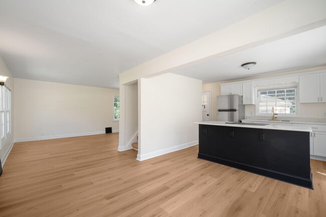 Building Photo - 8104 N 44th St