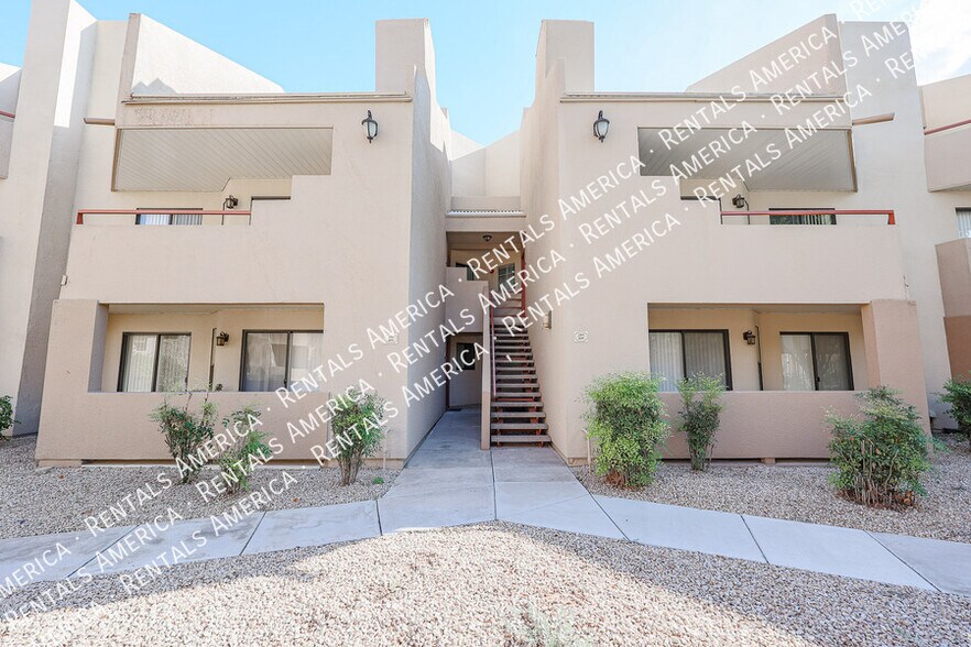 Building Photo - 4850 E Desert Cove Ave