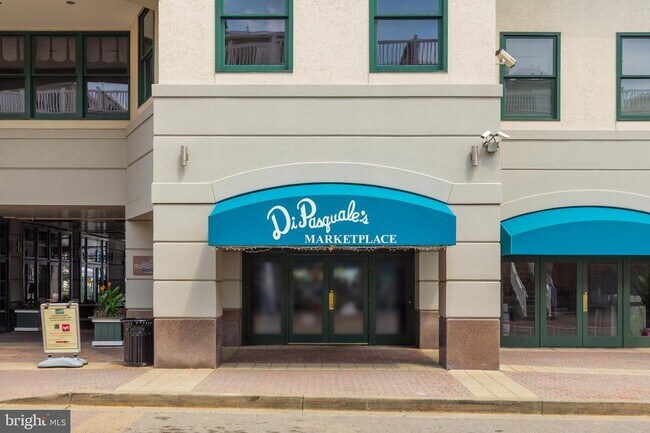 Building Photo - 100 Harborview Dr