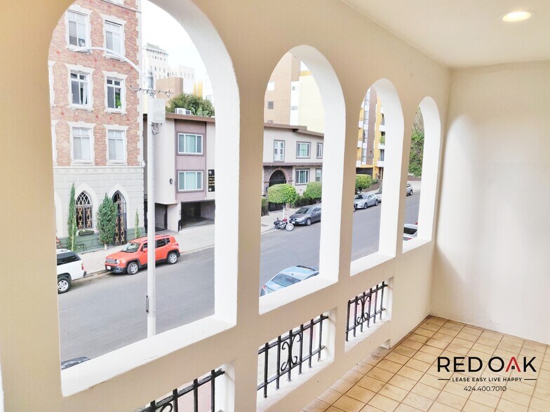 Building Photo - 1818 Whitley Ave