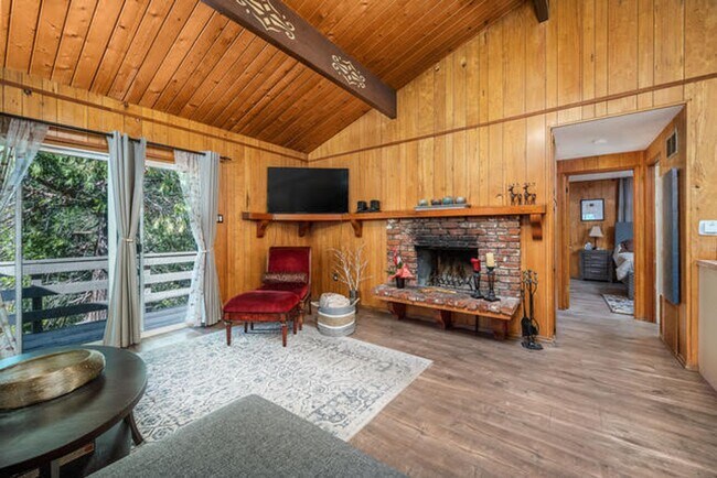 Building Photo - Beautiful Mountain Home