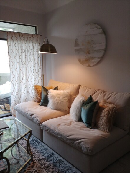 Living area - 5145 Tortuga Dr